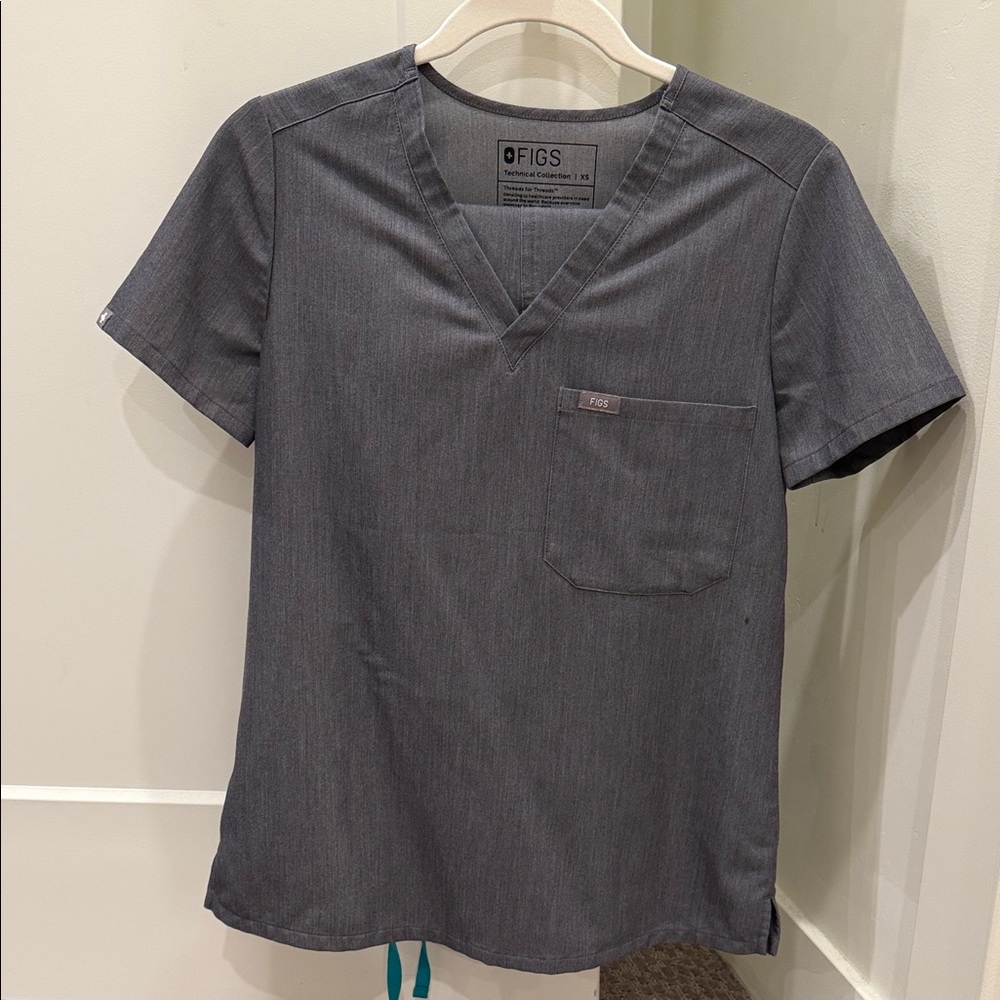FIGS XS Womens Gray V-Neck Scrub Shirt